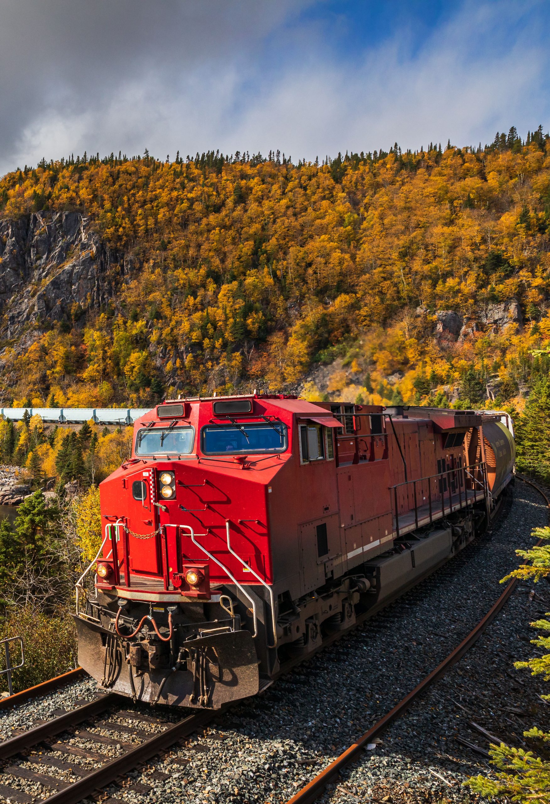 A train trevelling